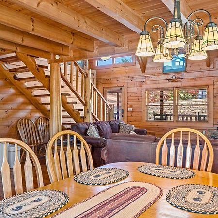 Bearfoot Pines - True Log Cabin - Wi-Fi, Hot Tub, Fishing, Deck With Views! - Mins To Pf Сивиървил Екстериор снимка