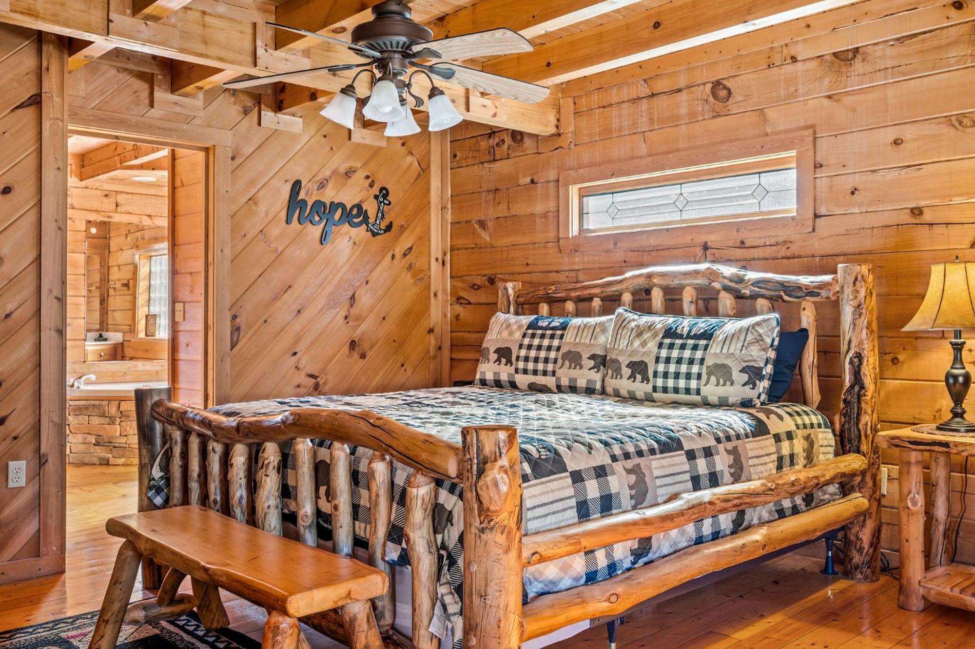 Bearfoot Pines - True Log Cabin - Wi-Fi, Hot Tub, Fishing, Deck With Views! - Mins To Pf Сивиървил Екстериор снимка