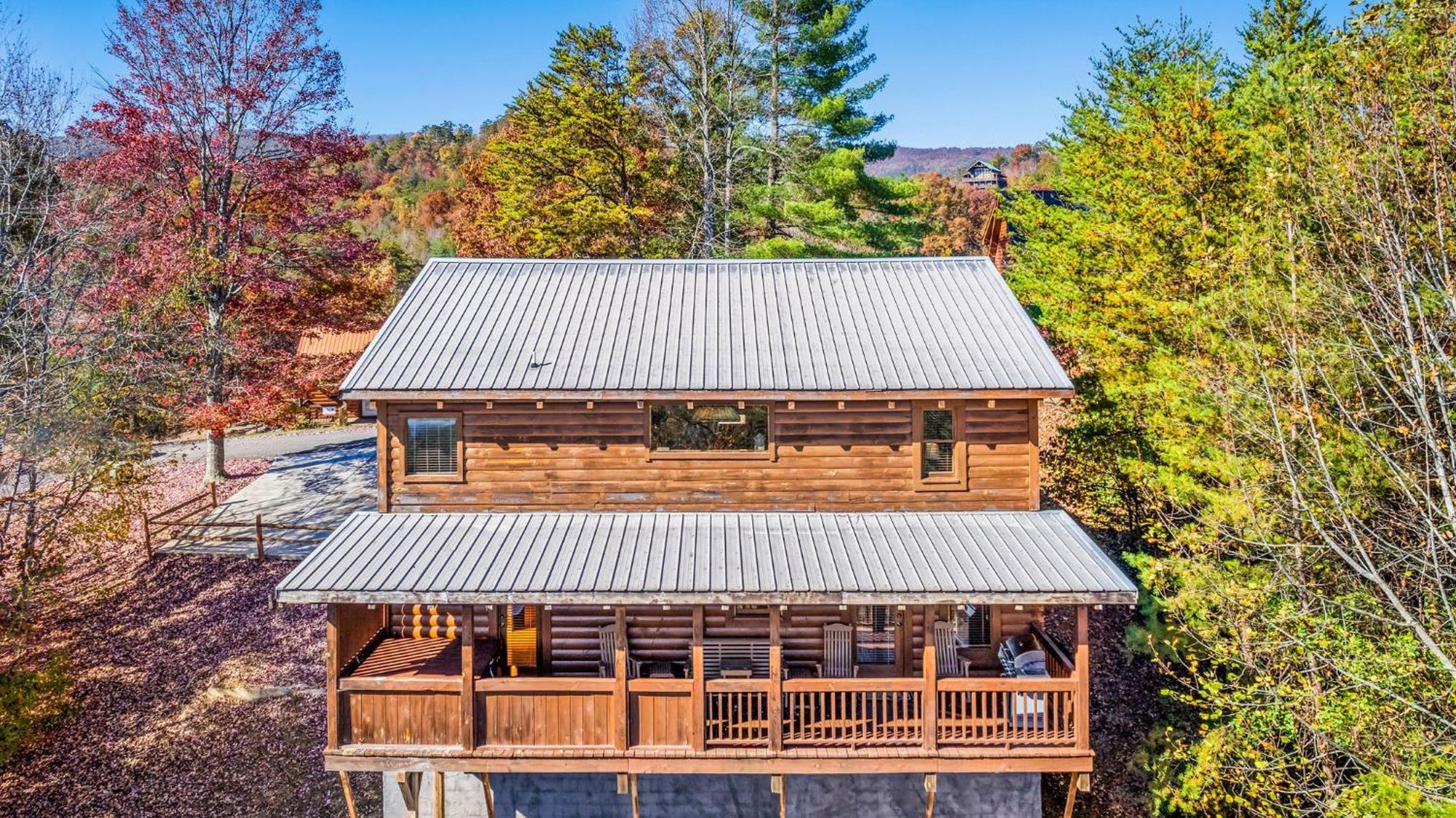 Bearfoot Pines - True Log Cabin - Wi-Fi, Hot Tub, Fishing, Deck With Views! - Mins To Pf Сивиървил Екстериор снимка