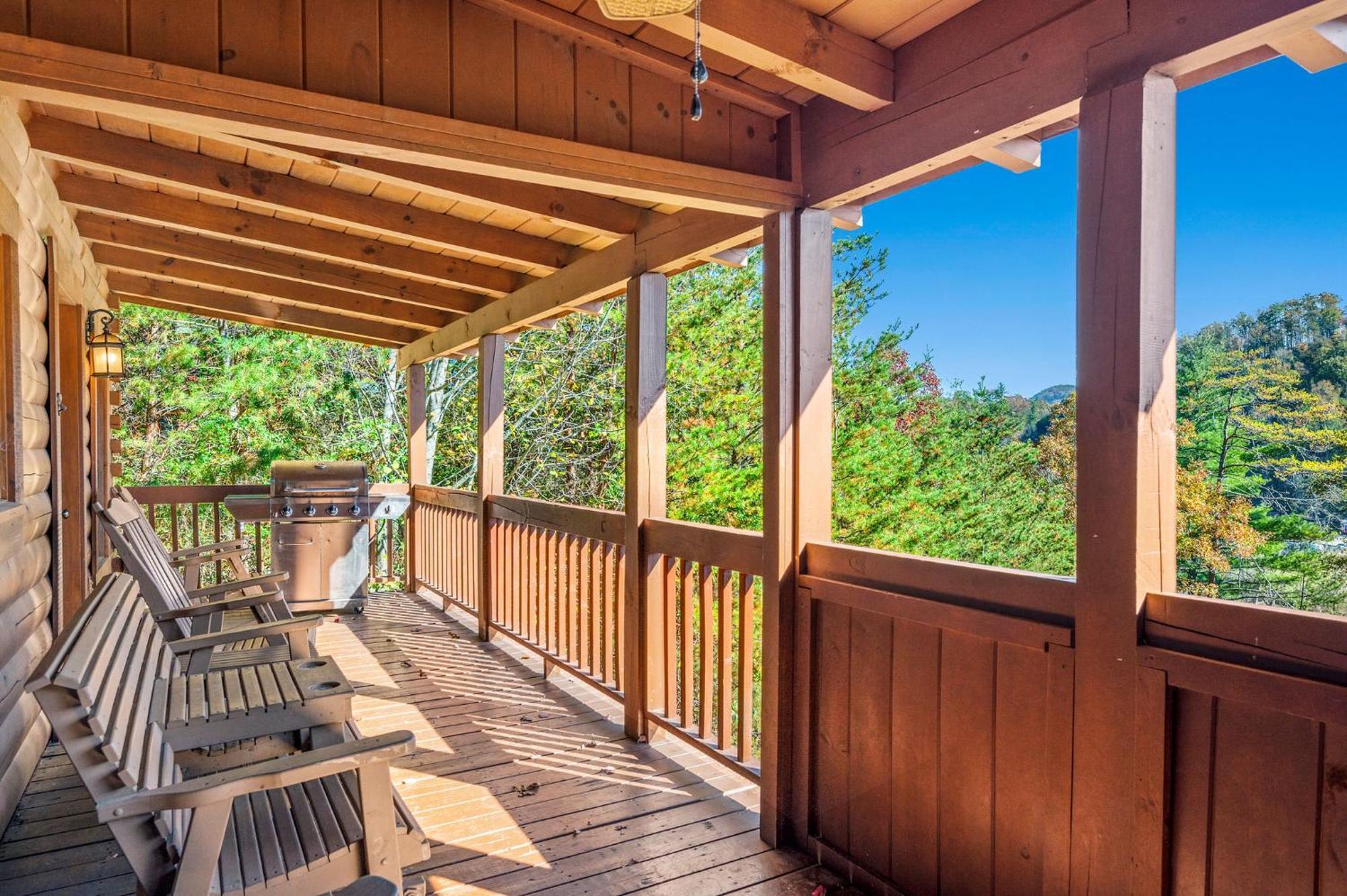 Bearfoot Pines - True Log Cabin - Wi-Fi, Hot Tub, Fishing, Deck With Views! - Mins To Pf Сивиървил Екстериор снимка