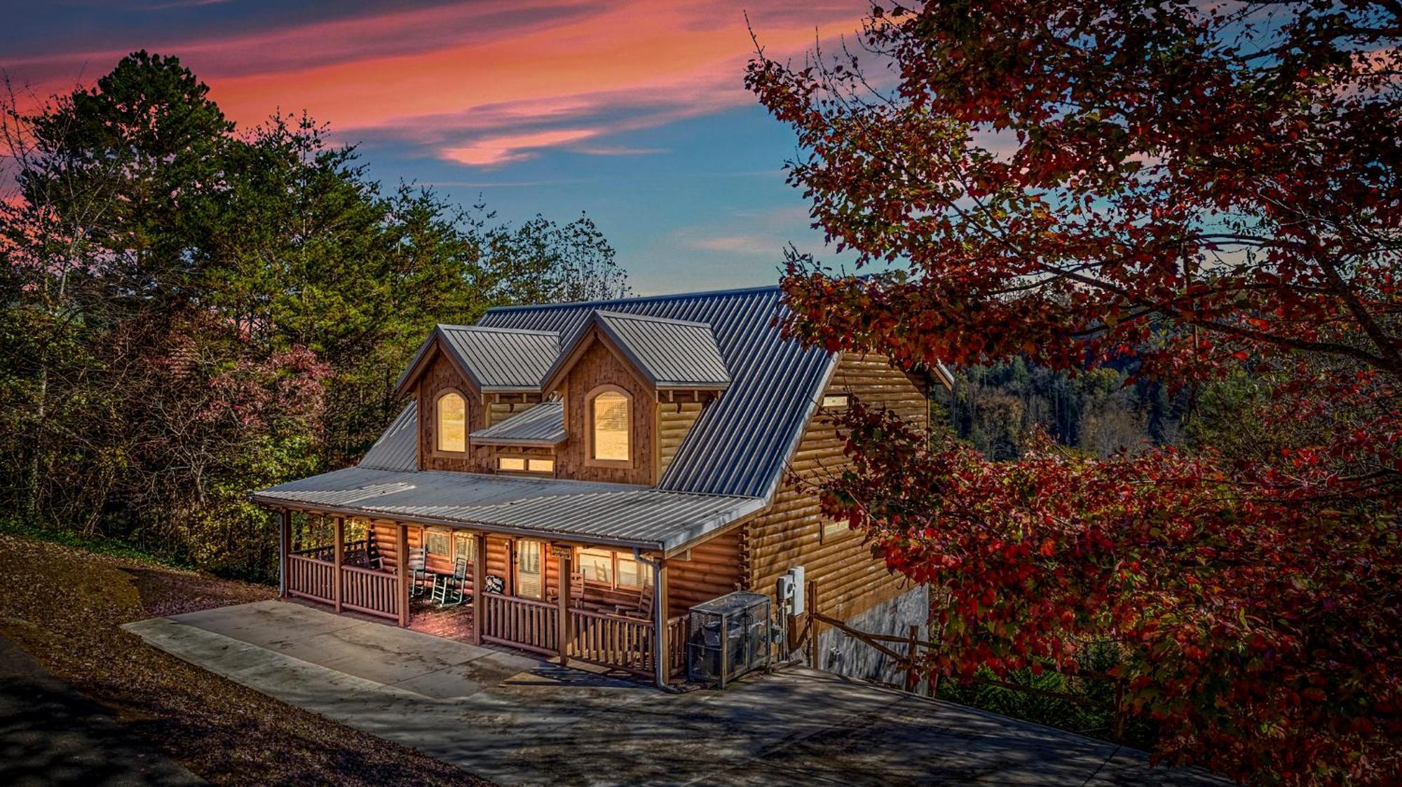 Bearfoot Pines - True Log Cabin - Wi-Fi, Hot Tub, Fishing, Deck With Views! - Mins To Pf Сивиървил Екстериор снимка