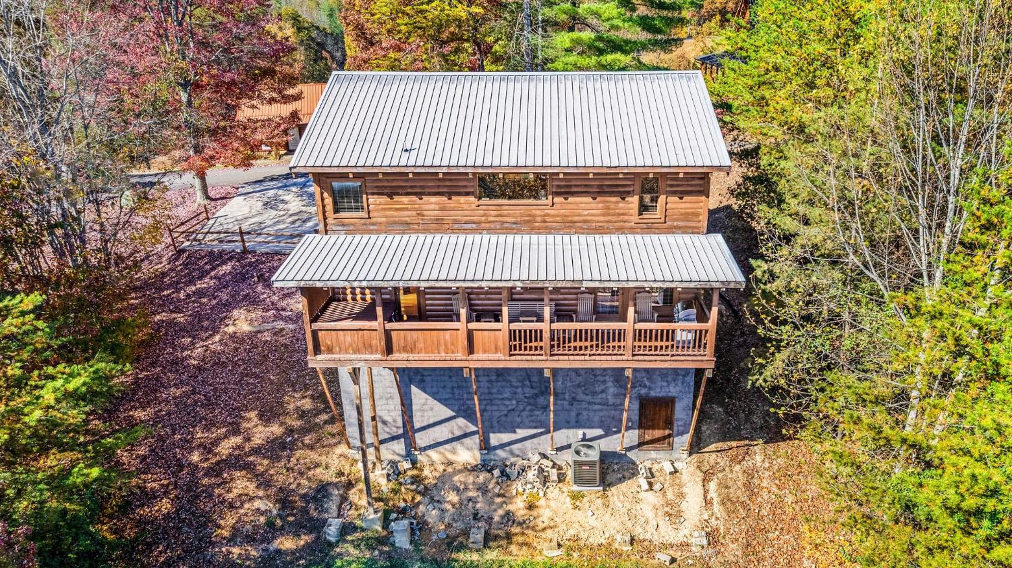 Bearfoot Pines - True Log Cabin - Wi-Fi, Hot Tub, Fishing, Deck With Views! - Mins To Pf Сивиървил Екстериор снимка